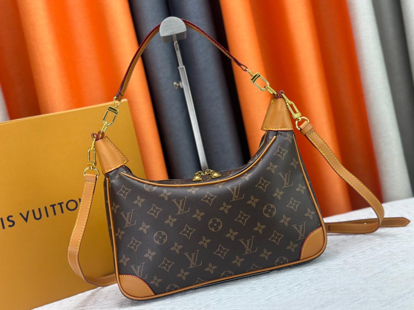 LV bag 629